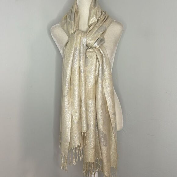 Bindya cream and metallic silver scarf.  Approx 28 inches & 80 inches long. - Picture 1 of 6